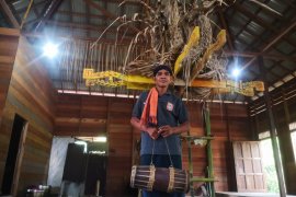 Dikunjungi PT AGM tokoh adat Dayak Meratus di HST sampaikan "Savemeratus"