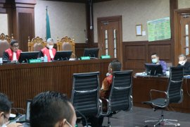 Saksi: Juliari kecualikan satu perusahaan dan tidak ditarik "fee"