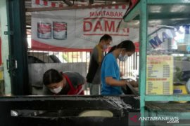 PT Timah bantu kemandirian usaha martabak di Mentok