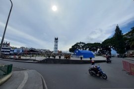 Taman Jam Gadang Bukittinggi kembali dibuka