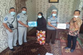 Jasa Raharja serahkan santunan  untuk korban meninggal KMP Ihan Batak