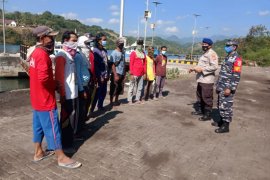 Sinergitas TNI-Polri di Sumbawa konsisten cipkon kamtibmas dan cegah Covid-19