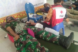 Denpom II/3 Lampung gelar donor darah peringati HUT POMAD ke-75