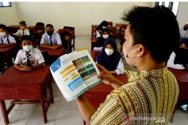 Sekolah tatap muka di Mamuju Page 1 Small