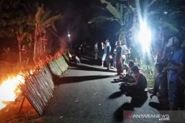 Patuhi prokes, Dayak Labuhan gelar Aruh adat "baduduk di rumah"