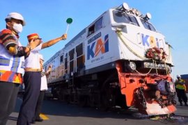 Reaktivasi kereta api logistik tujuan Pelabuhan Tanjung Perak