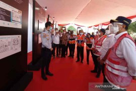 Budi Karya apresiasi kinerja petugas di Jembatan Timbang Losarang