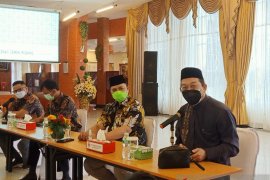 Tim Komite Nasional Ekonomi Keuangan Syariah Kunjungi PT Semen Padang