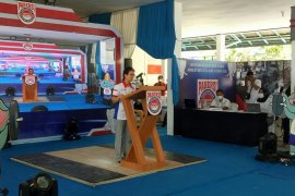 Invitnas remaja angkat berat