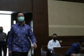 Korupsi bantuan COVID-19, Juliari disebut ubah pola kuota bansos karena "fee" tidak tercapai