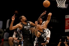 Tanpa Harden, Nets ungguli Bucks 2-0 dalam semifinal Wilayah Timur