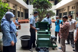 FTUP hibahkan alat pencacah sampah untuk Pasar Lenteng Agung
