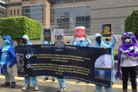 Aktivis lingkungan geruduk Kedutaan Jepang, protes pembuangan limbah nuklir ke Laut Pasifik