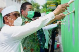 Majukan pariwisaata religi, Pacific Paint warna-warnikan Jombang