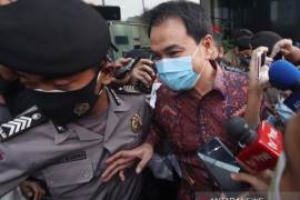 Demi urus kasus, Azis Syamsudin beri Rp3,613 miliar ke penyidik KPK