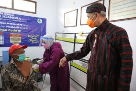 Ganjar cek percepatan vaksinasi di Tegal &amp; Brebes