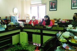 Sebelum tertibkan PKL Kertajaya Surabaya, Satpol PP diminta  beri solusinya