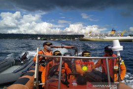 Tim SAR cari nelayan rumput laut hilang di Buton Tengah