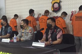 Polda Kalbar tangkap pemalak pengemudi speed boat di Pelabuhan Pontianak