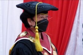 Pengukuhan Megawati Soekarnoputri sebagai guru besar