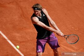 Zverev melaju  ke putaran kedua Wimbledon