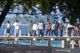 Bupati Gorut sebut rapat pemda mulai digelar di tempat wisata