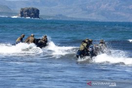 Marinir Indonesia dan Marinir AS berbagi ilmu navigasi jarak jauh
