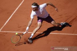 Tsitsipas dapat kabar duka beberapa menit  sebelum final French Open