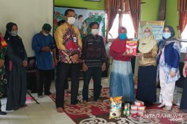 Pemberian makanan tambahan untuk cegah stunting