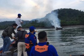 Polisi selidiki motif pembakaran KM Sekar Tanjung 1 di Lampung