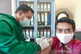 Pemkot Palangka Raya targetkan vaksinasi 64.183 petugas publik dan lansia