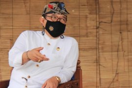 Wagub minta masyarakat Bali patuhi prokes di Pura Semeru Lumajang