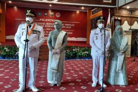 Duet Mashuri-Apri resmi dilantik pimpin Bungo untuk periode kedua