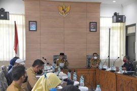 Pemkab Madiun gandeng lima rumah sakit tangani penderita HIV/AIDS