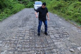 Legislator minta jalan Gunung Panteu segera diperbaiki