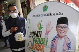 Bupati Pamekasan Peduli Lansia