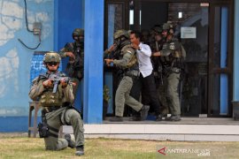 Prajurit Taifib dan Marinir AS latihan bebaskan sandera di Banyuwangi