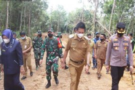 TMMD Barito Utara bangun jalan Desa Karamuan