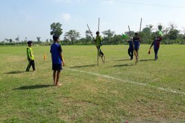 Disdik Kabupaten Kediri gelar seleksi peserta lomba egrang SMP
