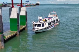 Tim Basarnas Cari Penumpang Loncat Dari Speedboat Lestari Benuanta