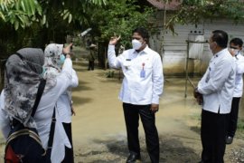 Banjir bandang landa Gunung Toar