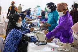 Guru yang menolak divaksin akan diberhentikan dan sekolah dilarang gelar PTM