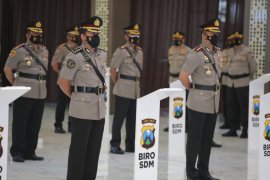 Sertijab Kapolres, Kapolda Jatim minta fokus tangani COVID-19