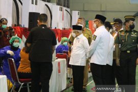 MPM Rent vaksinasi 1.317 pekerja transportasi