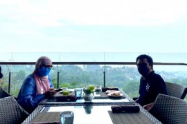 Catatan Ilham Bintang - Perjalanan Jakarta-Bandung di Masa Genting Pandemi