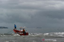 Bmkg Ingatkan Cuaca Ekstrem 10 Hari Ke Depan Antara News Sumatera Utara<script async src=