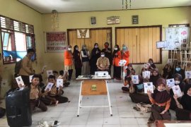 Dosen FKIP Unja gelar pengenalan cagar budaya Candi Pematang Jering