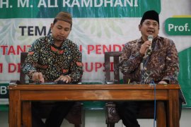 Kemenag dorong santri Tebuireng Jombang kuasai teknologi