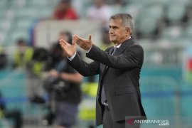 Pelatih Turki mengaku tidak akan mundur walau gagal total di Euro 2020