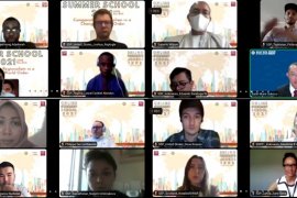 Hadirkan pemateri lintas negara, Sekolah Pascasarjana Unair buka program "Online Summer School"